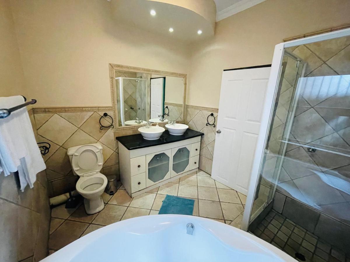The Yacht House Hotel Hartbeespoort Kültér fotó